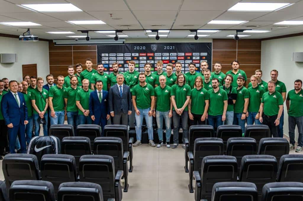 Радий  Хәбиров  “Салауат Юлаев” хоккей командаһы менән осрашты