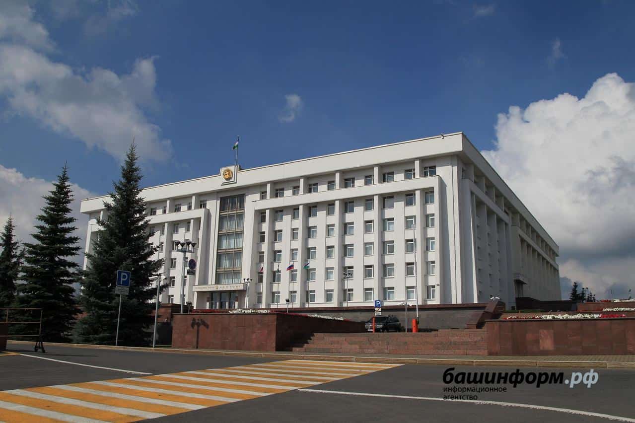 Радий Хәбиров  хөкүмәт эшенә  бәйле  аныҡ  ҡарарҙар ҡабул итте