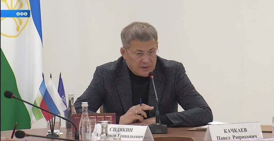 Һәр федераль министрҙың ишеге төбөндә «папкалы башҡорт» көтөп ултырырға тейеш