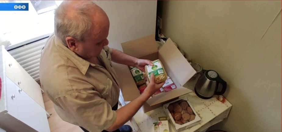 «Берҙәм Рәсәй» партияһының колл-үҙәк ирекмәндәре мохтаж өлкәндәргә аҙыҡ-түлек тарата