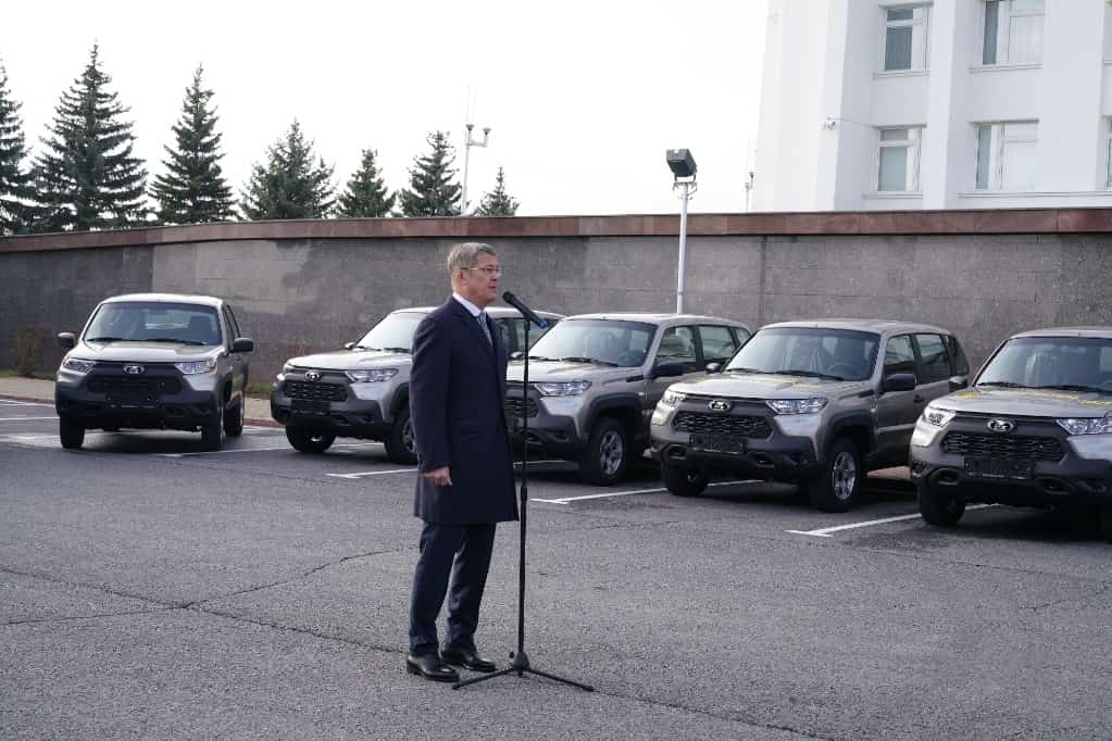 Башҡортостанда иң яҡшы механизатор һәм водителдәргә Lada Niva автомобиле бүләк ителде