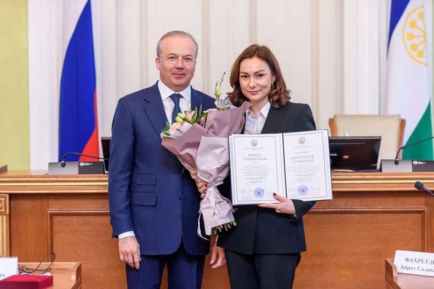 Бөгөн Республика йортонда  иҡтисад хеҙмәткәрҙәренә дәүләт наградалары тапшырылды