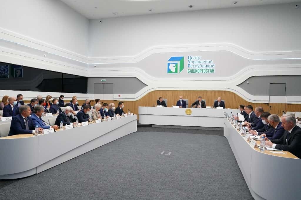 Радий Хәбиров Башҡортостандан Дәүләт Думаһы депутаттары һәм Федерация Советы ағзалары менән осрашты
