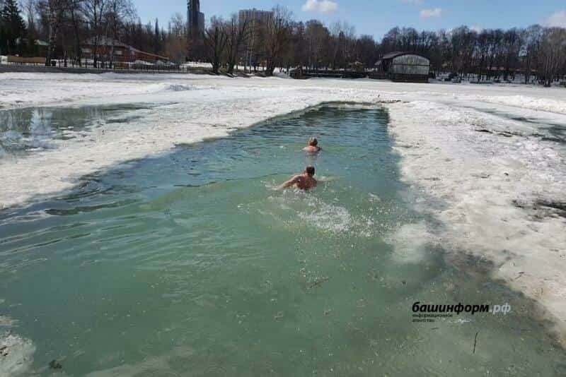 Ҡышҡы һыуҙа йөҙөүселәр миҙгел аса