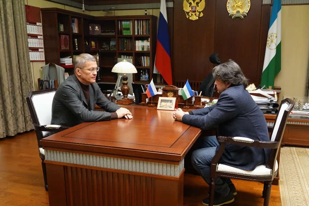 Радий Хәбиров “Өфө” футбол клубы генераль директоры Шамил Ғәзизов менән осрашты