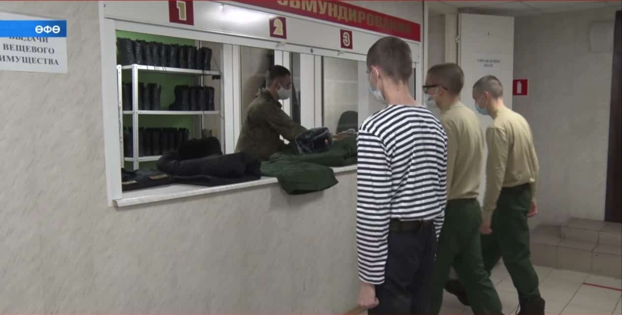 Республика хәрби комиссариатынан бөгөн тағы өс егет фәнни ротаға алынды