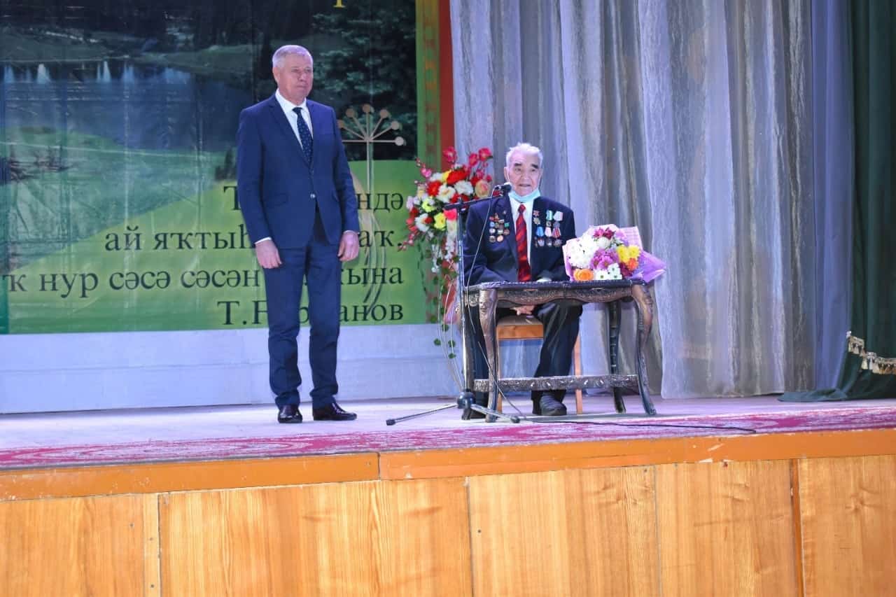 Академик Риза Мағазовҡа Мифтахетдин Аҡмулла исемендәге премия тапшырылды