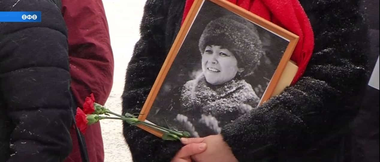 Өфөлә Башҡортостандың халыҡ шағиры Факиһа Туғыҙбаева иҫтәлегенә мемориаль таҡтаташ асылды