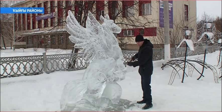 Ҡыйғы районы үҙәгендә боҙ һындары яһау буйынса конкурс уҙҙы