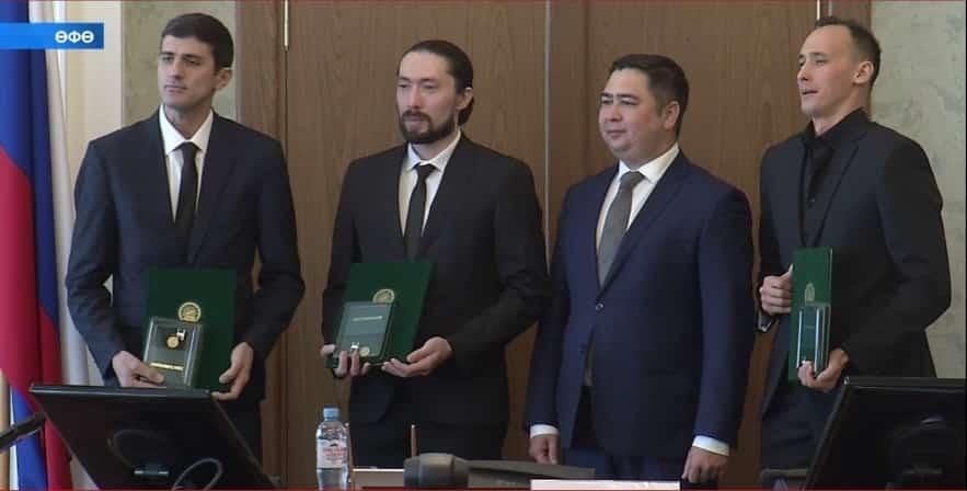 Хөкүмәт йортонда Шәйехзада Бабич исемендәге дәүләт йәштәр премияһы лауреаттары тәбрикләнде