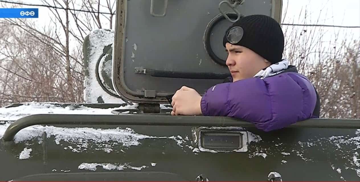 Өфө дәүләт авиация техник университетының авиабазаһында студенттар өсөн байрам ойошторолдо