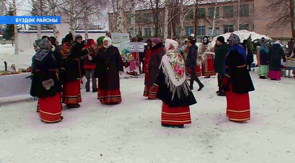 Бүздәк районынынң Әмир ауылы «Айыҡ ауыл» исеме өсөн көрәшә