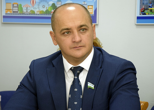 Рөстәм Ишмөхәмәтов: "Рәсәй халҡы берҙәмлеккә  ынтыла"