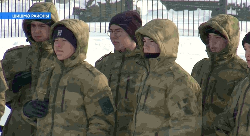 «Патриот» илһөйәрлек паркында хәрби әҙерлек үтеүсе мәктәп уҡыусылары яңы сменаға йыйылды