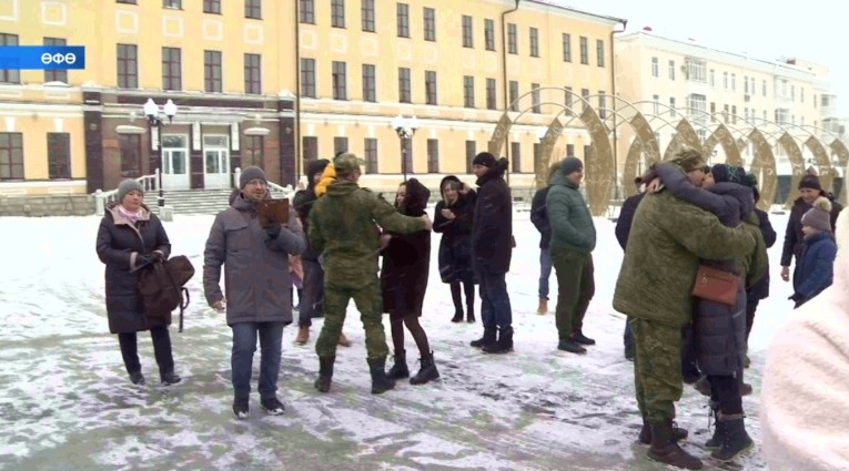 Бөгөн өлөшләтә мобилизация буйынса махсус хәрби операцияға юлланған һалдаттар ялға ҡайтты