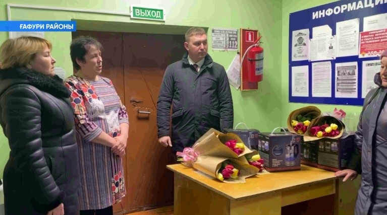 Ғафури районы Яңғыҙҡайын ауылында махсус хәрби операцияла ҡатнашҡан хәрбиҙәрҙең әсәләре тәбрикләнде
