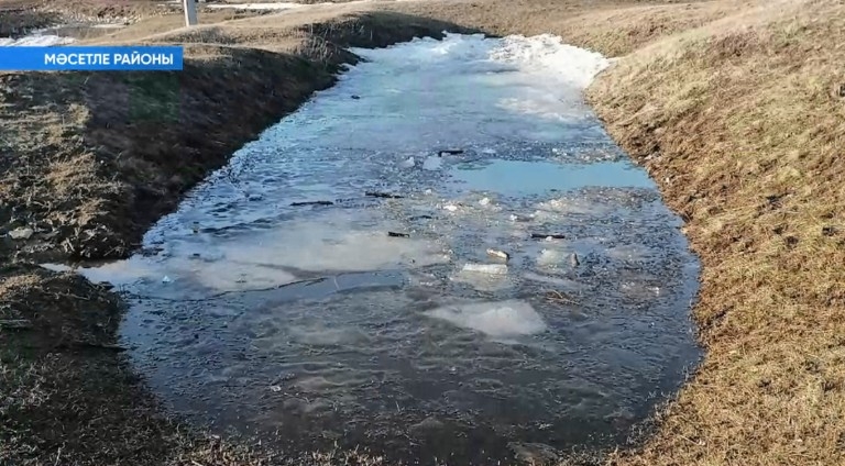 Мәсетле районында 3 йәшлек ҡыҙ ҡар һыуы йыйылған йырынға ҡолап төшкән