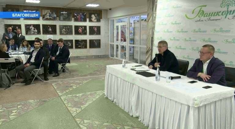 Радий Хәбиров ауыл биләмәләре башлыҡтары менән зона кәңәшмәһе үткәрҙе