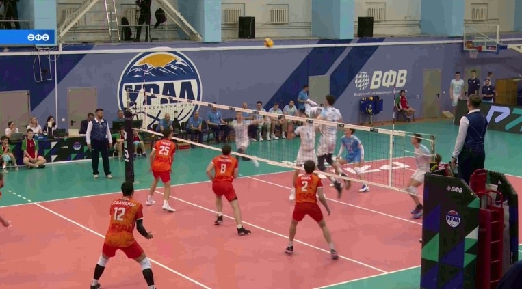 Бөгөн Өфөнөң «Урал» клубы «Факел» командаһын ҡабул итә