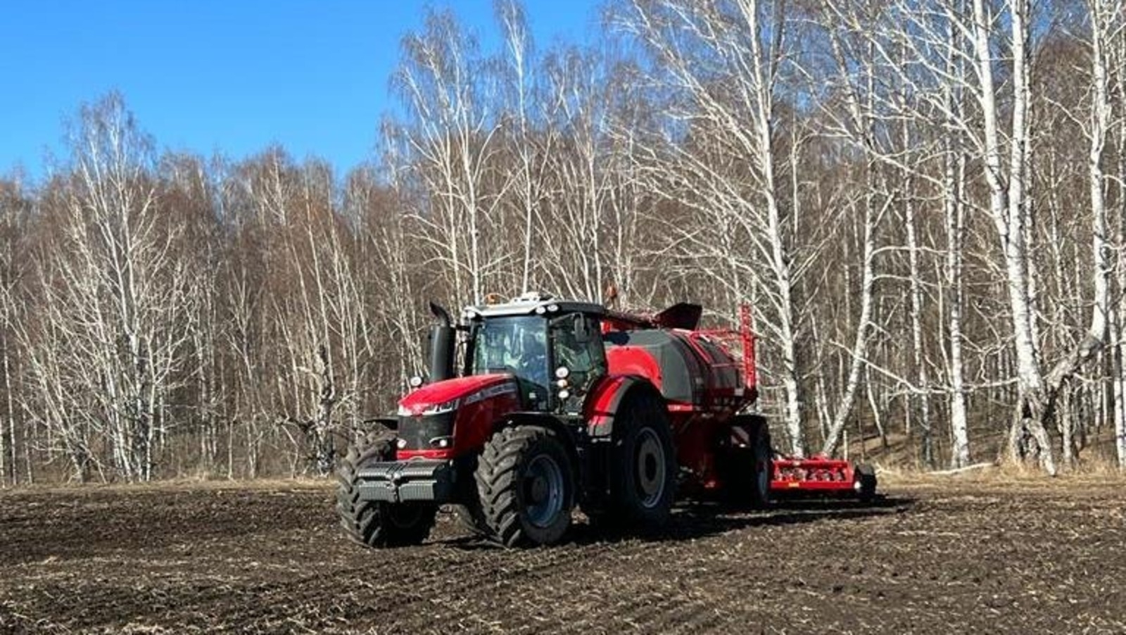Башҡортостанда иртә культуралар сәсеүҙе беренсе булып Илеш районының "Урожай" йәмғиәте тамамланы