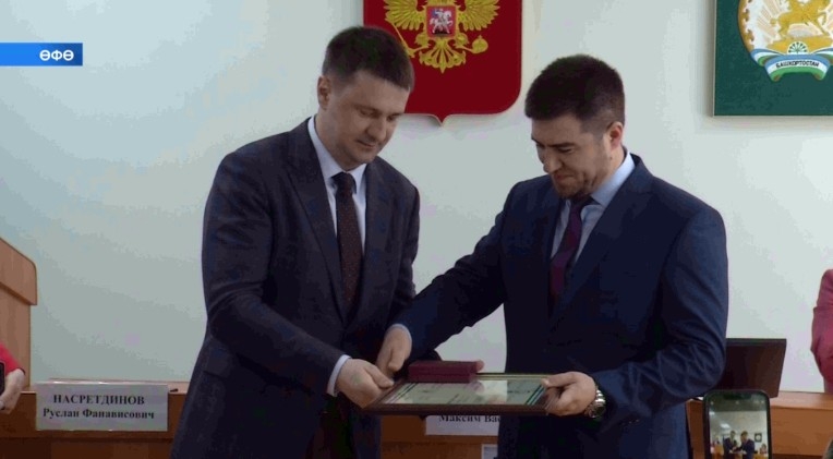 МХО биләмәһенән ҡайтҡан медицина хеҙмәткәрҙәре, водителдәргә бөгөн дәүләт наградалары тапшырылды