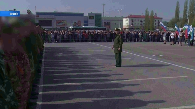 Ике аҙна ялдан һуң ир-егеттәр бөгөн махсус хәрби операция биләмәһенә юлланды
