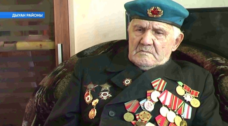 Дыуан районының Бөйөк Ватан һуғышы ветераны Александр Долгодворов фронт хәтирәләре менән бүлеште
