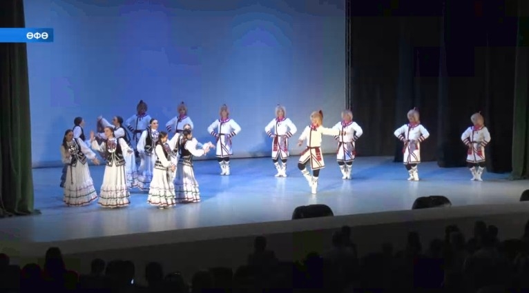 «Ирәндек» халыҡ бейеүҙәре ансамбле 50 йыллыҡ юбилейын билдәләгән