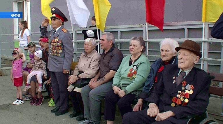 Баш ҡалала Бөйөк Ватан һуғышында ҡатнашҡан Василий Безденежных өсөн хәрби колонна составы үтте