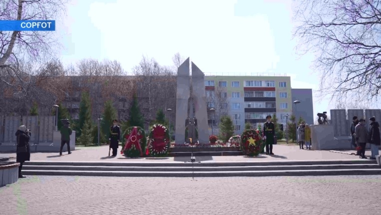Сорғот ҡалаһында Башҡортостанда тыуып үҫкән яҡташтар Еңеү көнөн билдәләне