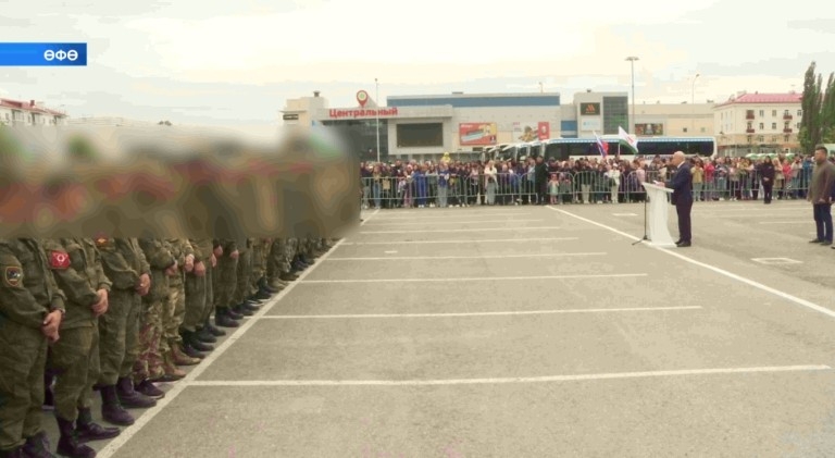 Башҡортостандан бер төркөм яугирҙар ял иткәндән һуң бөгөн махсус хәрби операция биләмәһенә юлланды