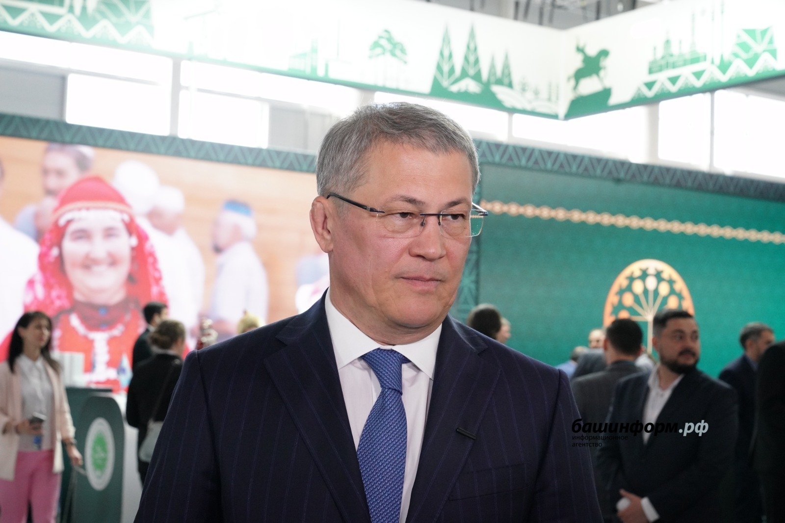 Радий Хәбиров: "Төбәк-ара  хеҙмәттәшлек  ишектәрен  киңерәк  асырға  кәрәк"