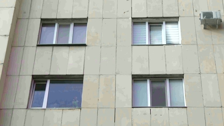 Өфөлә Черниковка урамында биш йәшлек бала балкондан ҡолаған