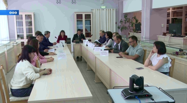 Әхмәтзәки Вәлиди исемендәге милли китапханала «Ғилми мираҫ» китабының исем туйы үтте