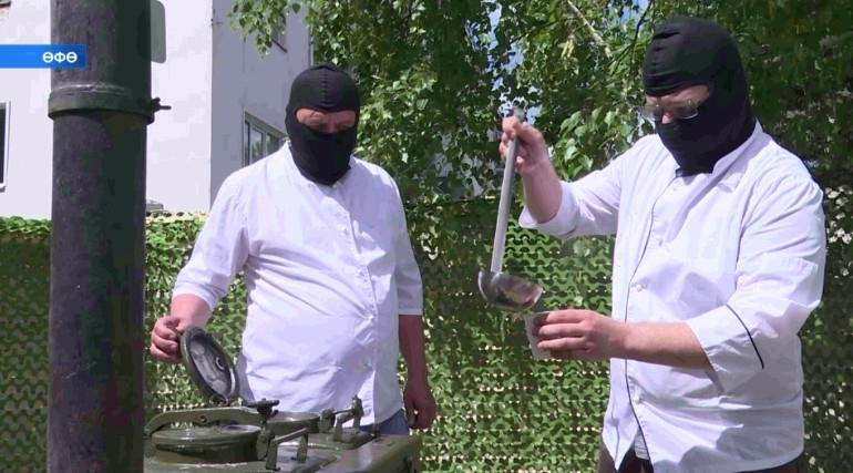 Өфөлә «Хәрби ашнаҡсылар эшен ойоштороу» программаһы буйынса белгестәр сығарылыш имтиханы тапшырҙы