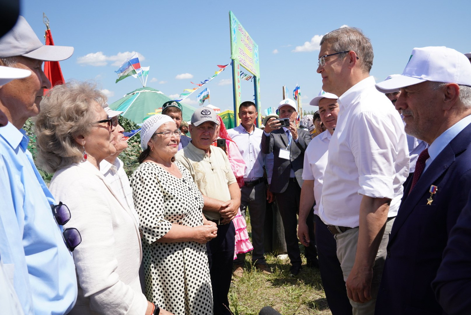 Радий Хәбиров  Ейәнсура һабантуйында ҡатнашты