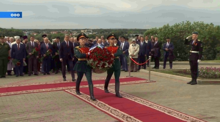 Өфөлә Рәсәй, баш ҡала һәм Салауат Юлаевтың тыуыуына арналған байрам саралары ойошторолдо
