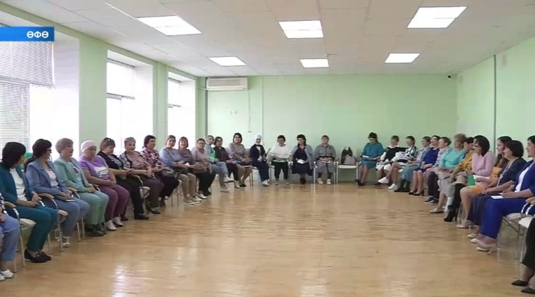 Өфөлә Рәсәй төбәктәре һәм сит илдәрҙә башҡорт телен уҡытыусылар өсөн семинар-кәңәшмә башланды