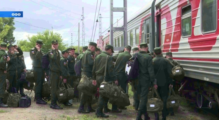 Яҙғы саҡырылыштан беренсе эшелон Рәсәй армияһы сафына хәрби бурысын үтәргә юлланды