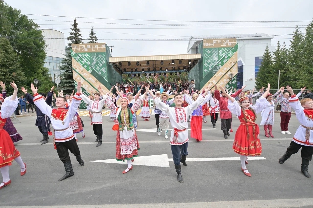 "Беҙ дуҫлыҡ менән көслө", - ти Рәсәй һәм Беларусь төбәктәре форумында ҡатнашыусылар