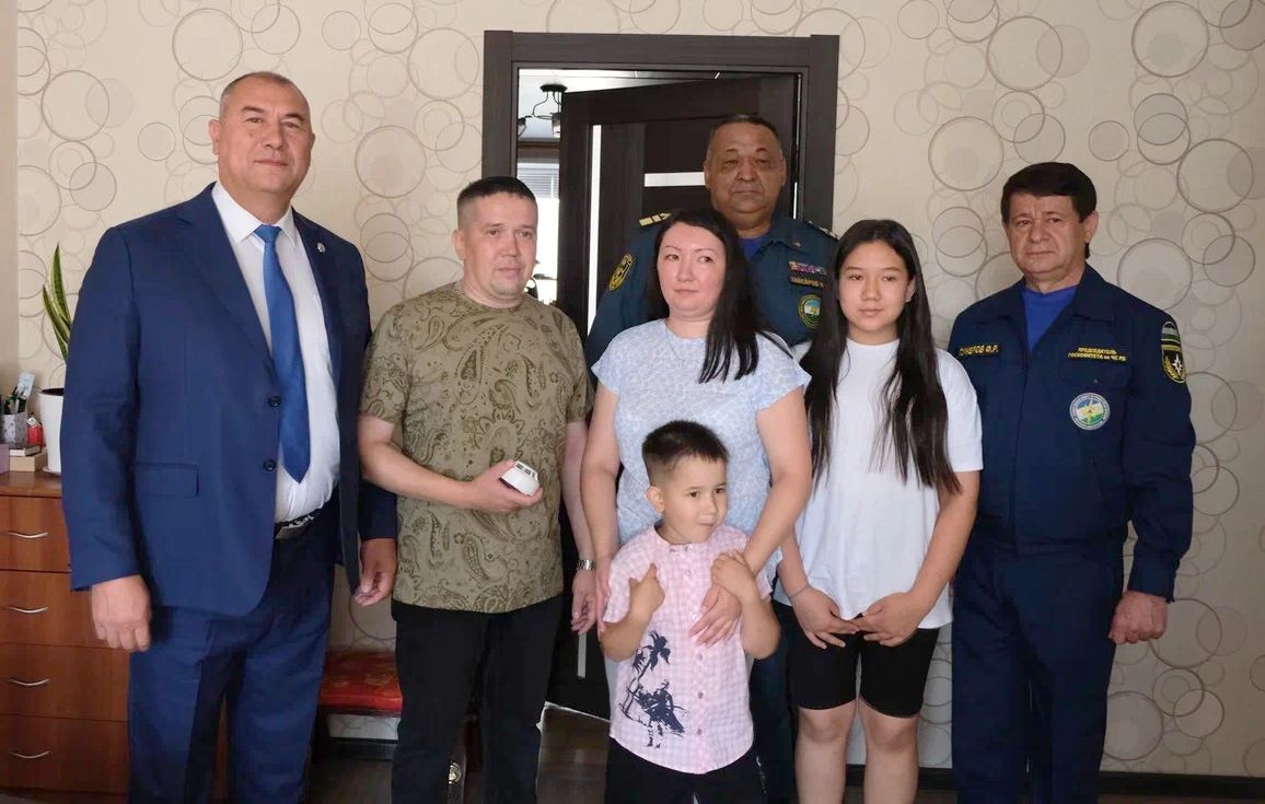 Фәрит Ғүмәров: “Янғын иҫкәртеү приборы 14 категорияға ҡараған кешеләргә бушлай тапшырыла”