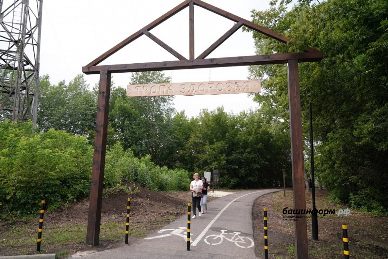 Радий Хәбиров “Өфө муйынсағы” йәйәүлеләр һәм велосипедсылар маршруты менән танышты