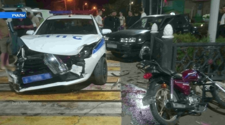 Учалыла юл-патруль хеҙмәте автомобиле ҡатнашлығында авария теркәлгән