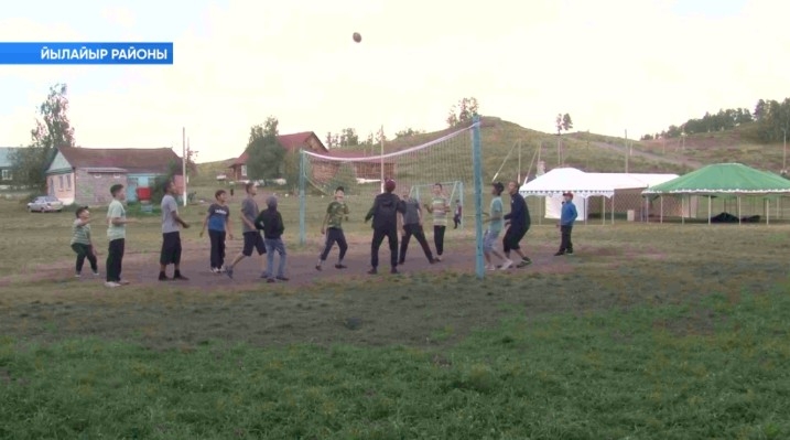 Йылайыр районындағы йәйге лагерҙа республиканың төрлө төбәктәренән йыйылған балалар ял итә