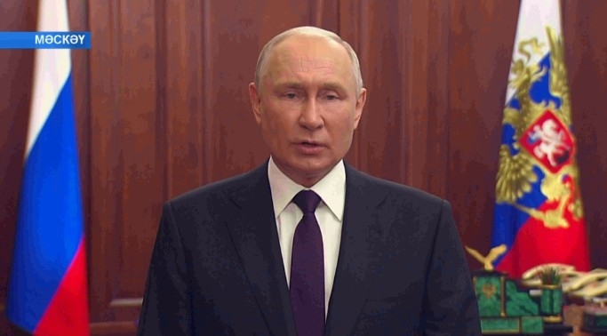 Президент Владимир Путин Рәсәй Федерацияһының дәүләт флагы көнө уңайынан ил халҡына мөрәжәғәт итте