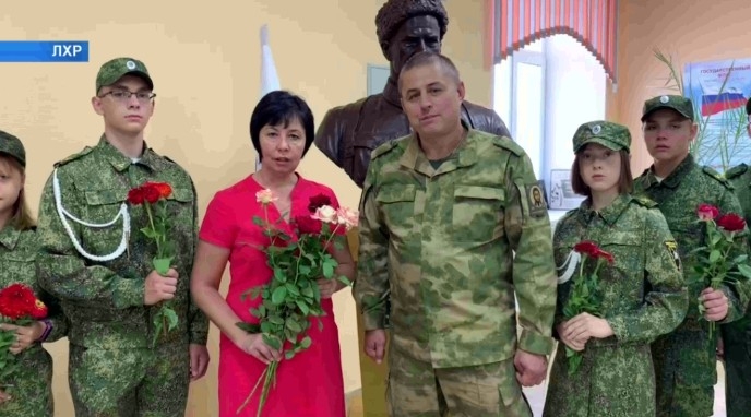 ЛХР-ҙың Шайморатов исемендәге мәктәбе уҡыусылары Башҡортостан халҡын Белем көнө менән ҡотланы