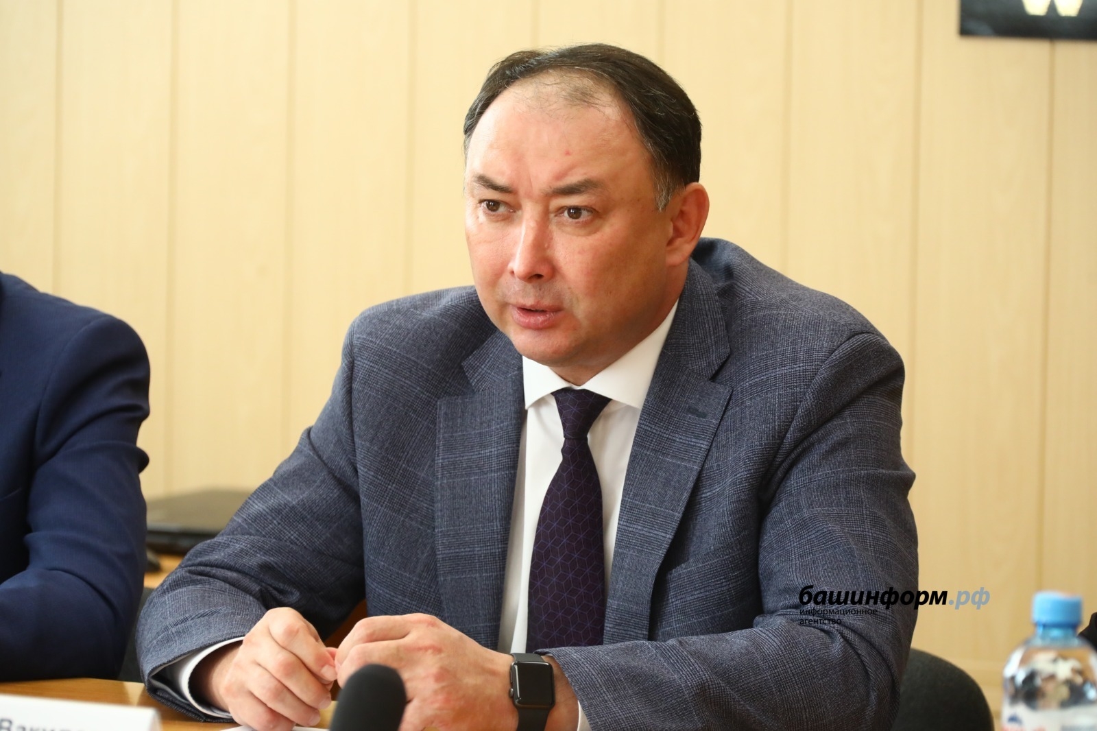 Айбулат Хажин Мәғариф һәм фән министры вазифаһында 4 октябргә  тиклем эшләй
