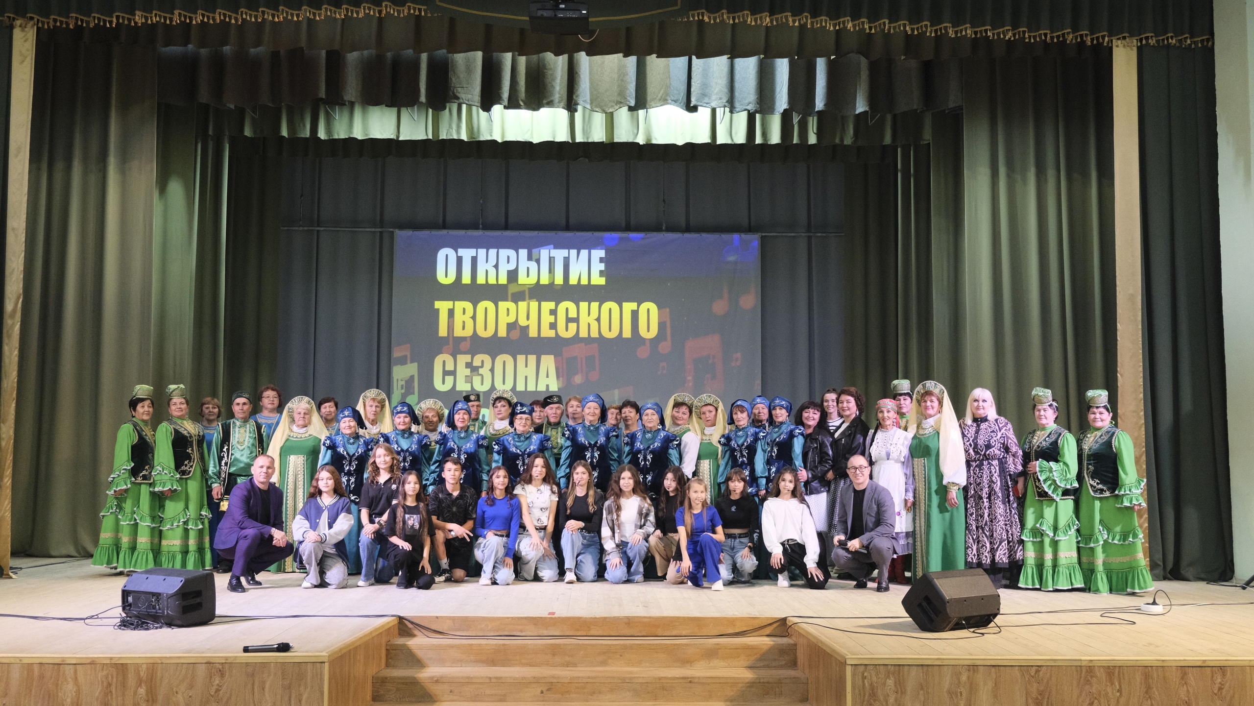 Бүздәк артистары яңы ижад миҙгелен яңы асыштар менән башланы
