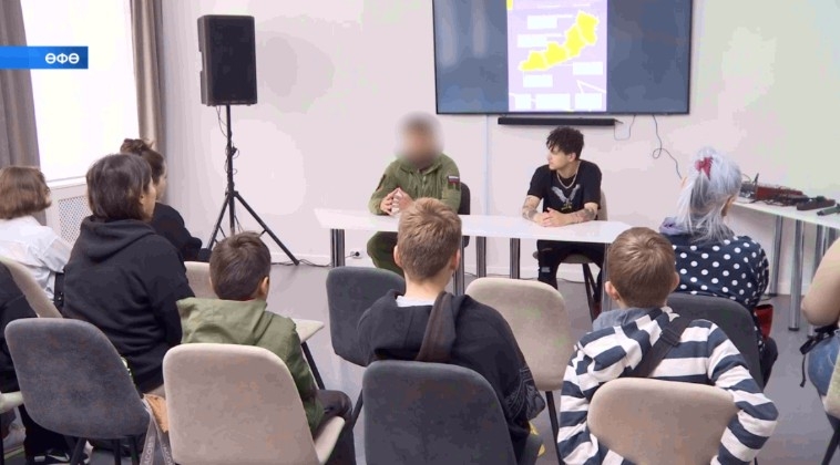 Өфөлә уҡыусылары һәм студенттар махсус хәрби операцияла ҡатнашыусы менән осрашты