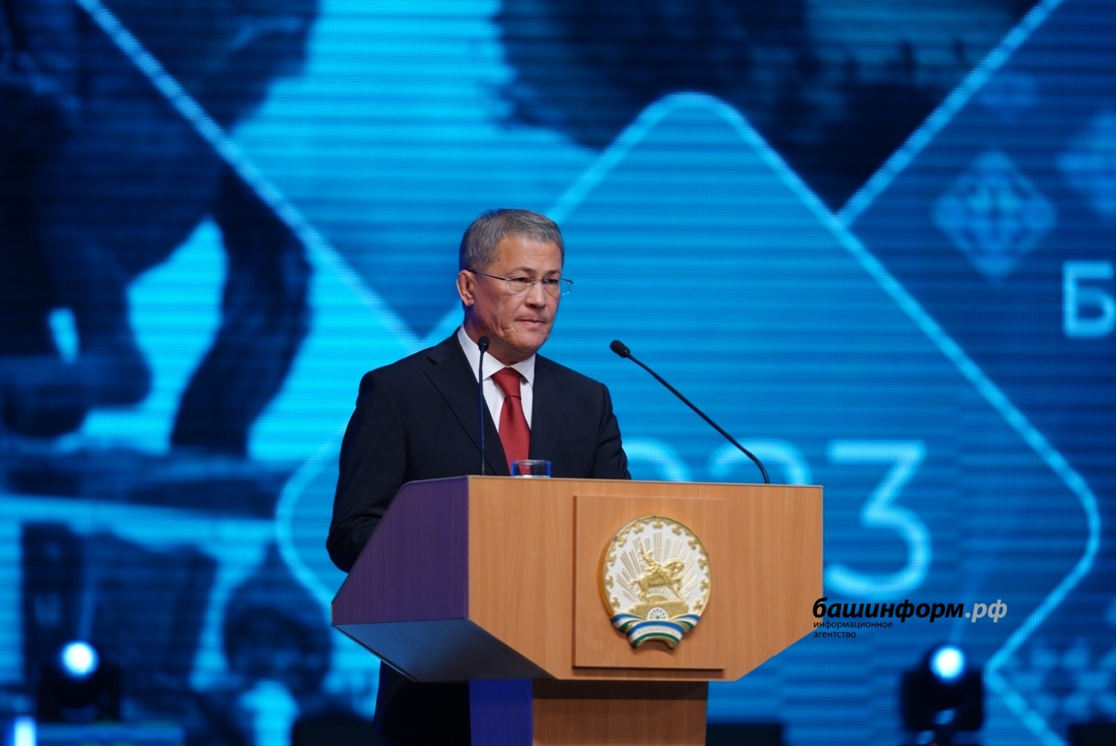Радий Хәбиров: "Торлаҡ төҙөлөшөн арттырыу  маҡсатын ҡуябыҙ"